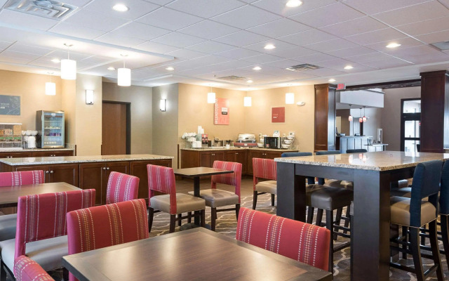 Comfort Suites Bridgeport - Clarksburg