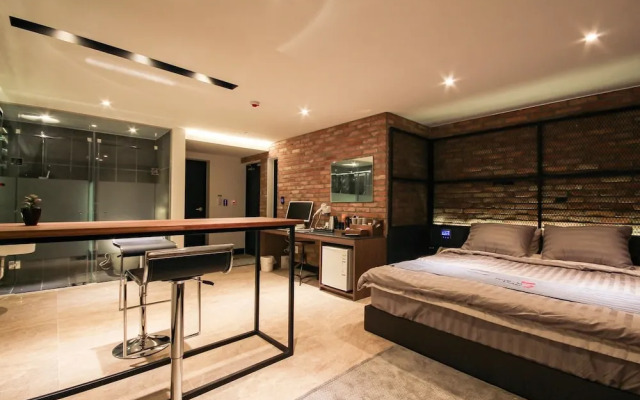 Wanju Five Drive Self Check-in Motel