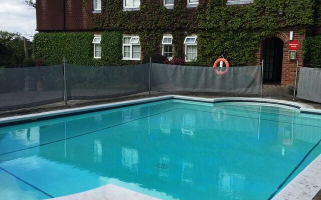 The Royal Chace Hotel