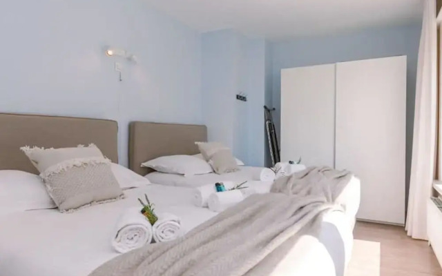 Corner Apartment With Fantastic sea View