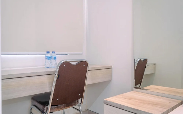 Nice And Cozy Studio At Transpark Cibubur Apartment