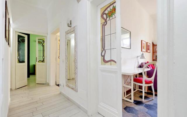 Large flat 30min Colosseo