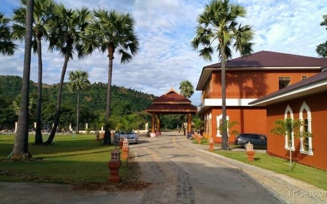 WEStay at Bagan Lotus Hotel