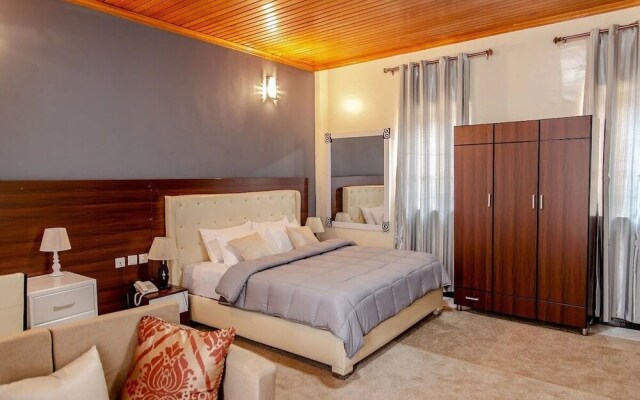 EZRA BOUTIQUE HOTEL by The Weekender