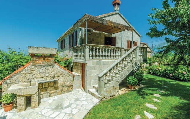 Two-Bedroom Apartment Gruda with an Outdoor Swimming Pool 08