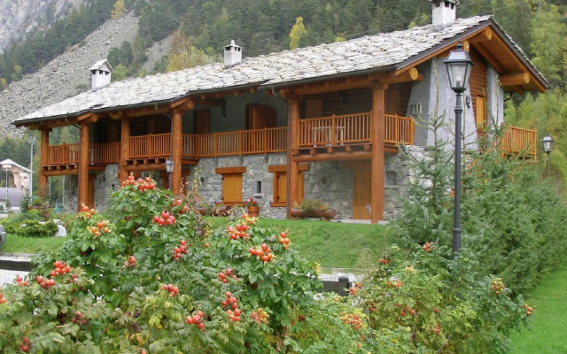 Chalet in Antey-saint-andre With Mountain Views