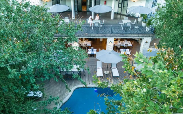 Nkosi Guest Lodge