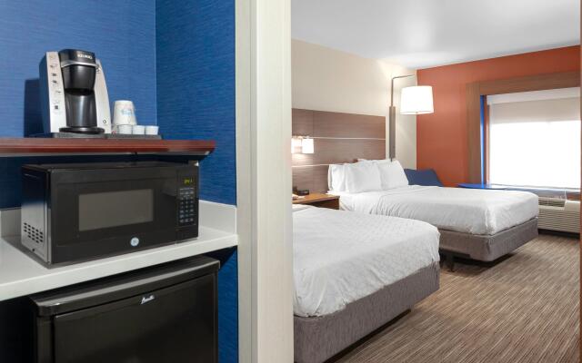 Holiday Inn Express & Suites Interstate 90, an IHG Hotel