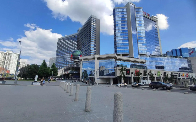 Metry v centre on Novy Arbat street 23