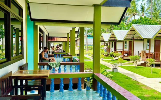 Lanta L.D. Beach Bungalows