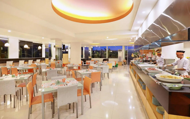 HARRIS Hotel & Residence Riverview Kuta Bali