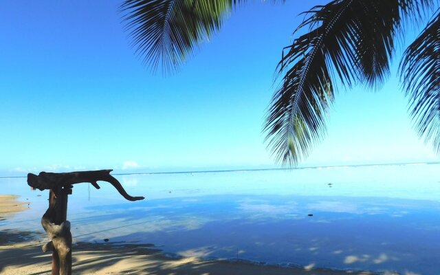 Namolevu Beach Bures