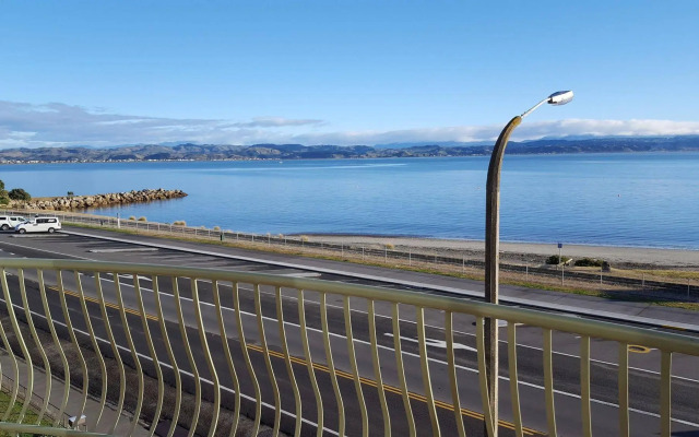 Breakwater Apartments