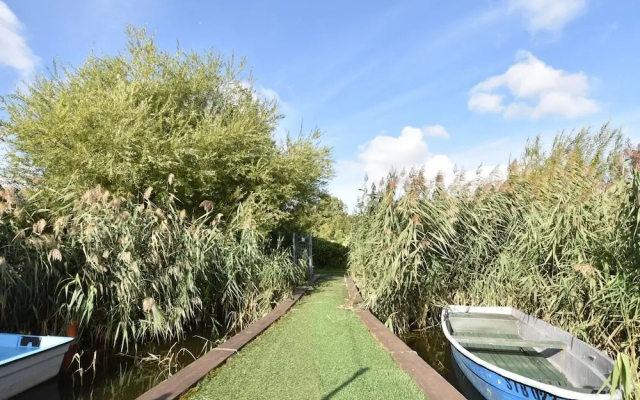 Striking Holiday Home in Sternberg With Jetty