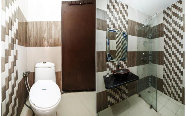 OYO 28071 Hotel Prakash Regency