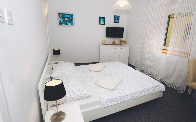 Apartments and Rooms Ille