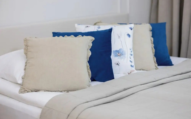 Elegant Studio for 4 by Renters
