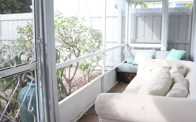 Amazing 2BR walking distance to Beach