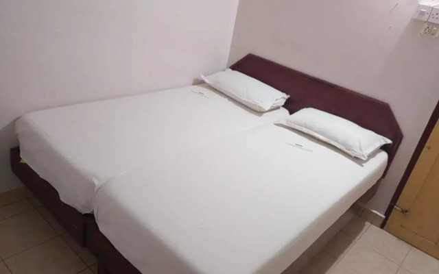 Anandan Tourist Home