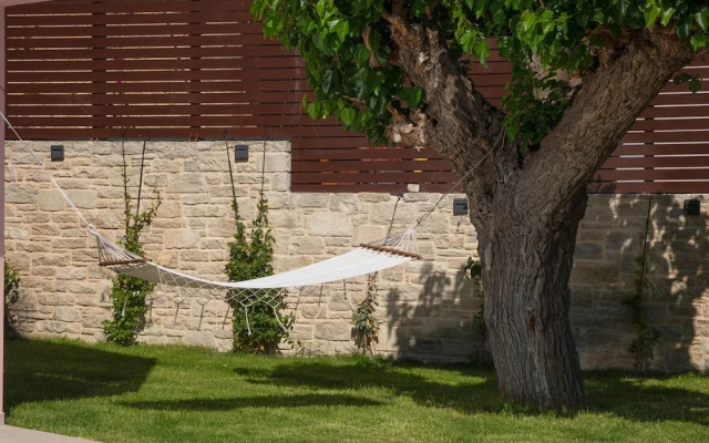 Divine Crete