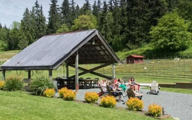 Dancing Fish Farm LLC