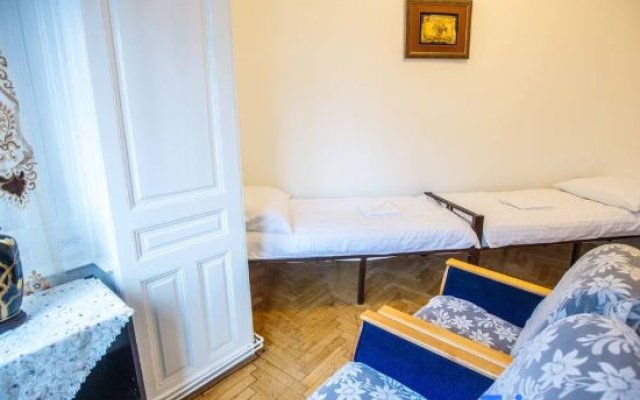 Hungaria Center apartment 5 bedrooms for 19person