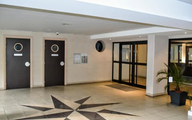 Spacious Luxury apt, 12 min walk to Croisette beach and Conf Centre - Hotel in Cannes - Photo 2