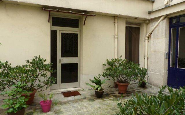 Nice 1 Br of 26m2 - Lively area