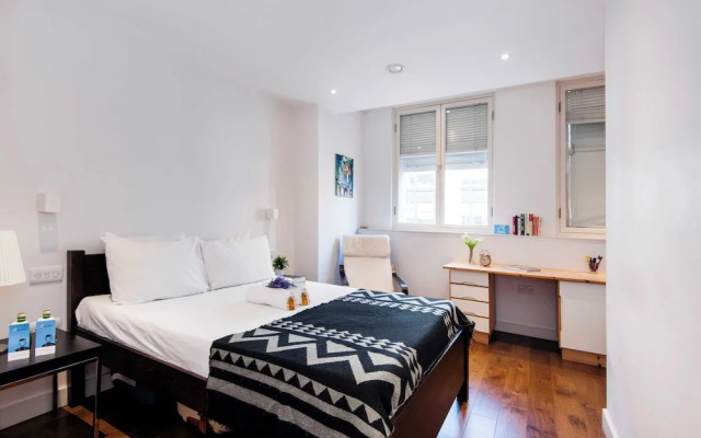 Bright Space Near Sherlock Holmes Museum