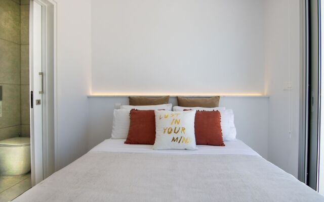 Phaedrus Living: Seaside Deluxe Flat Harbour 112