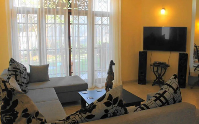 Mahakumara White House Hotel