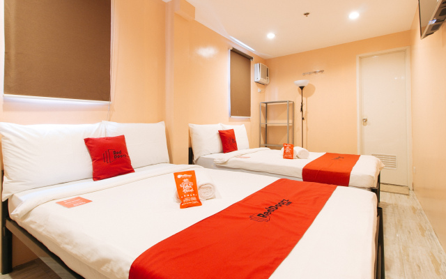 RedDoorz @ Hotel Rosemarie