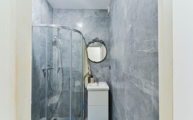 Holiday Home With Private Pool and spa