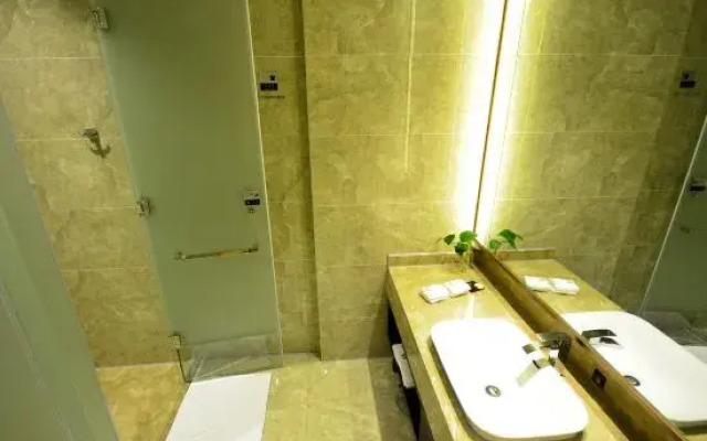 Bolaihua Hotel Wuhan Guanggu