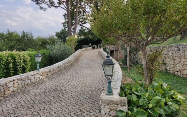 Loup Castel Boutique Hotel B&B