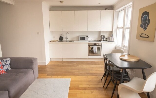 The Notting Hill Crib - Beckoning 2BDR Flat