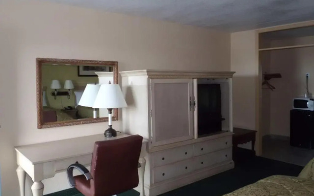 Holiday Palm Inn