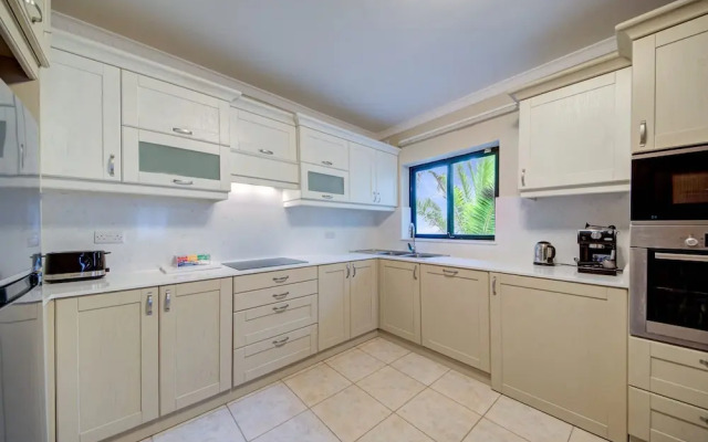 Villa Narcis - 2 Bedroom Villa With Private Pool