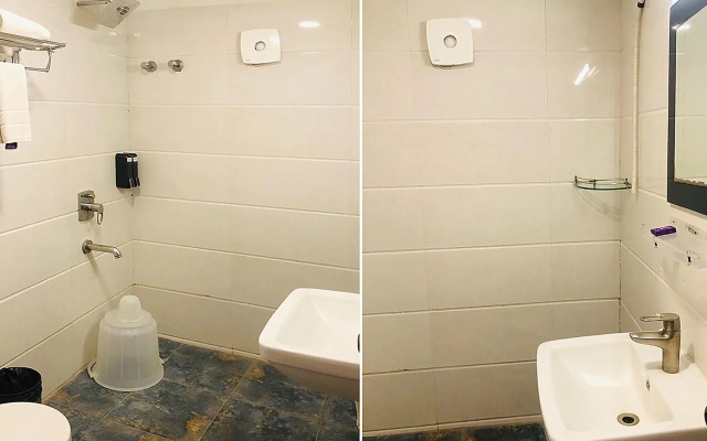 The Berrys Hotel by OYO