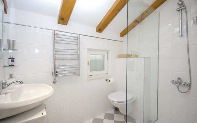 House Karmina