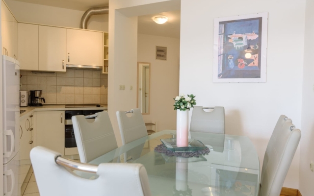 Apartment Pery - 2 bedroom sea view apartment: A1 Trogir, Riviera Trogir