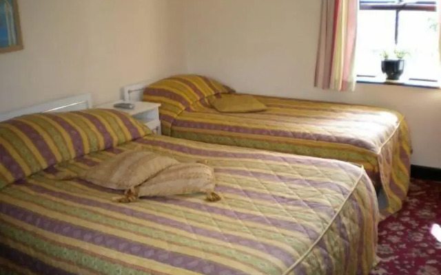 Riverside House Bed & Breakfast