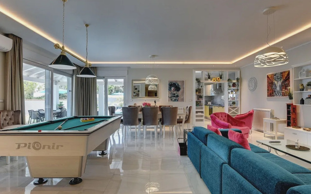 Villa With Pool in Premantura