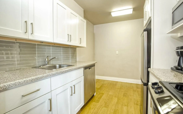 Town Inn Suites Hotel