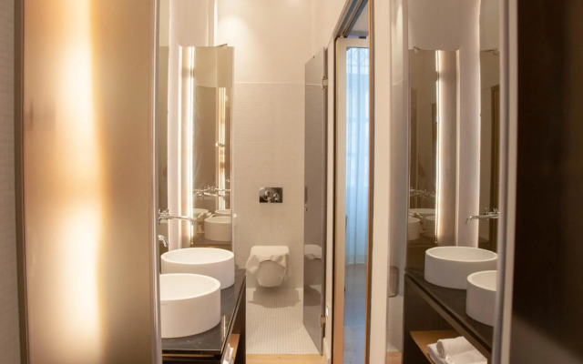 S Paul Hotel