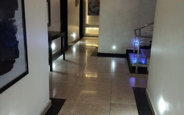 Henods Luxury  Suites