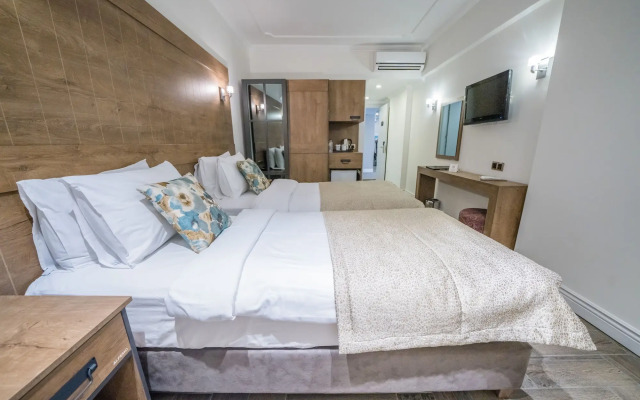 Aurasia Beach Hotel