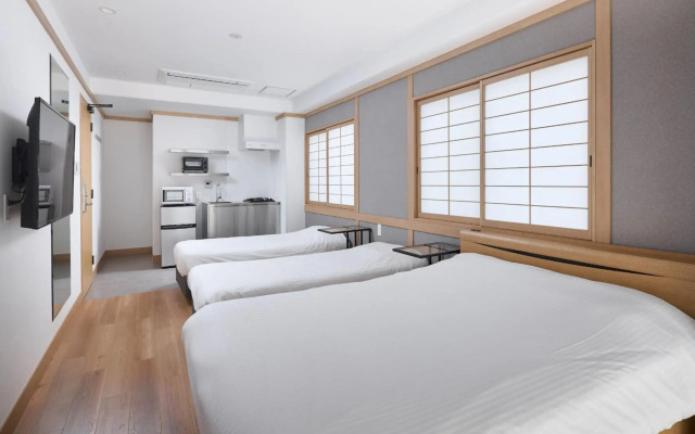 City Hotel N.U.T.S.
