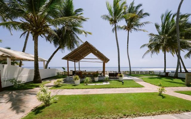 Oasys House - Beautiful Private Beach Front Home