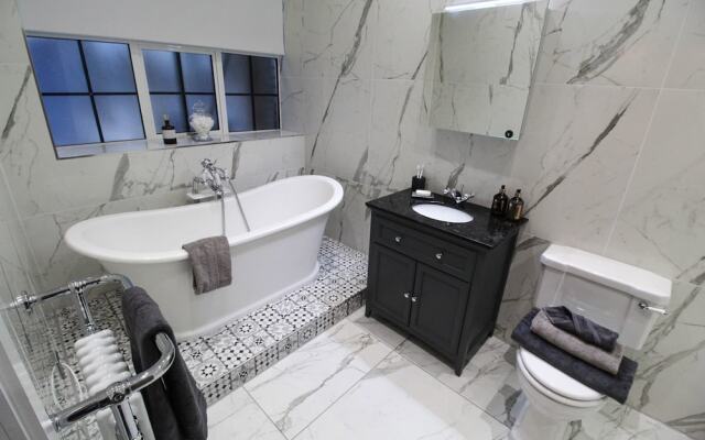 TP Apartments - Great Charles Penthouse